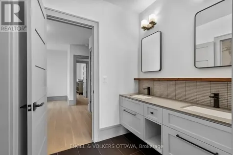 37 Clarendon Avenue Ottawa ON K1Y 0P3