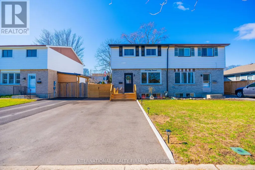 28 Debby Crescent Brantford ON N3R 7A4
