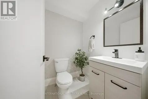 28 Debby Crescent Brantford ON N3R 7A4