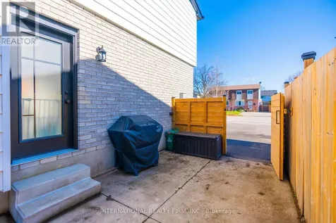 28 Debby Crescent Brantford ON N3R 7A4