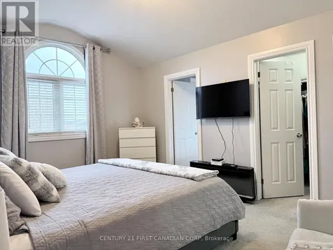 9 Barrett Crescent St. Thomas ON N5R 6M1