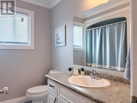 9 Barrett Crescent St. Thomas ON N5R 6M1