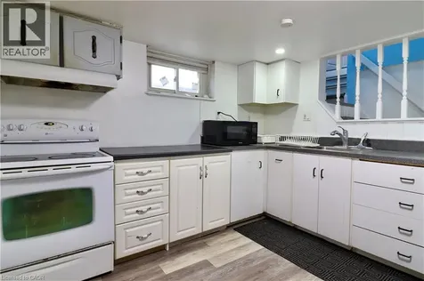 80 Roseview Avenue Cambridge ON N1R 4A7