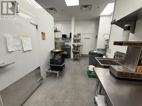 589 Fairway Road South Kitchener ON N2C 1X4