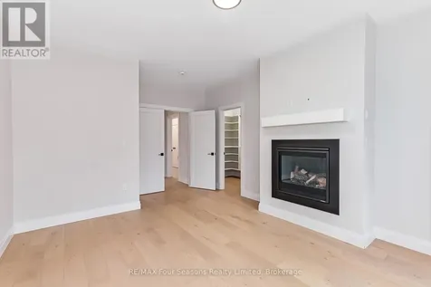 1 Boynton Court Blue Mountains ON N0H 2P0