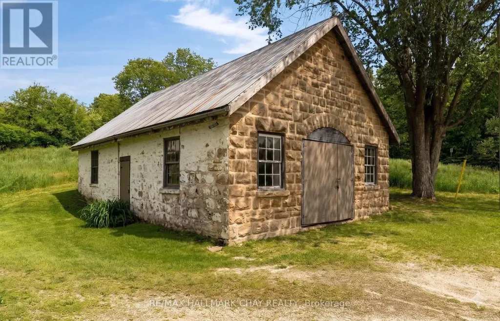 8997 County Road 9 Clearview ON L0M 1G0