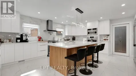624 Pleasant Park Road Ottawa ON K1H 5N5