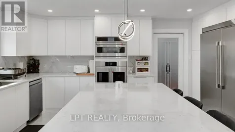 624 Pleasant Park Road Ottawa ON K1H 5N5