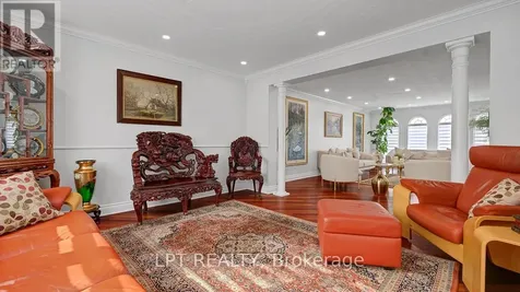 624 Pleasant Park Road Ottawa ON K1H 5N5