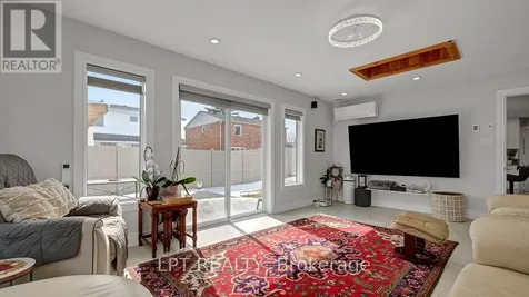 624 Pleasant Park Road Ottawa ON K1H 5N5
