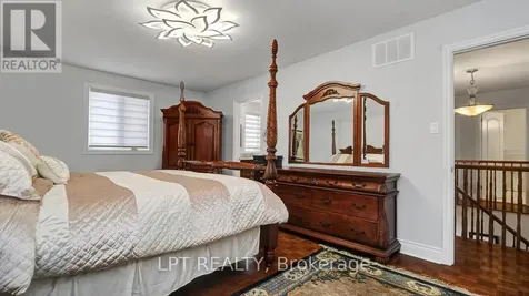 624 Pleasant Park Road Ottawa ON K1H 5N5