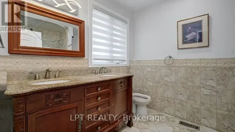 624 Pleasant Park Road Ottawa ON K1H 5N5