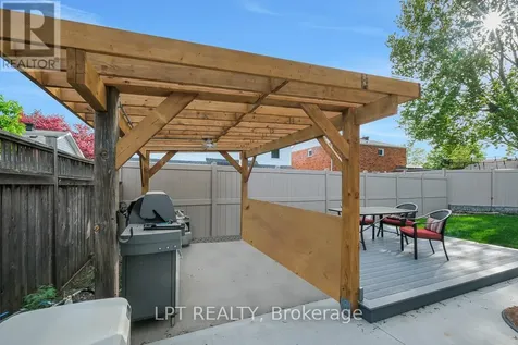 624 Pleasant Park Road Ottawa ON K1H 5N5