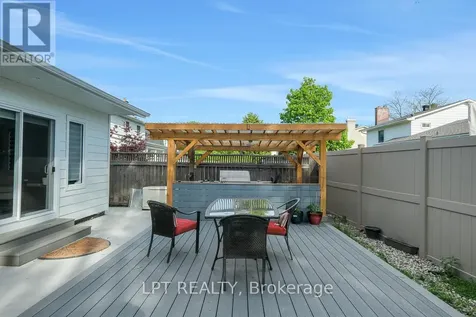624 Pleasant Park Road Ottawa ON K1H 5N5