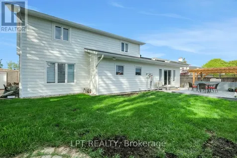 624 Pleasant Park Road Ottawa ON K1H 5N5