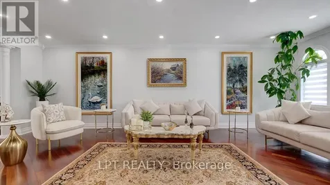 624 Pleasant Park Road Ottawa ON K1H 5N5