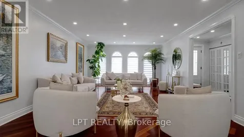 624 Pleasant Park Road Ottawa ON K1H 5N5