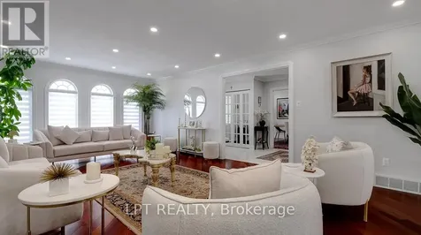 624 Pleasant Park Road Ottawa ON K1H 5N5