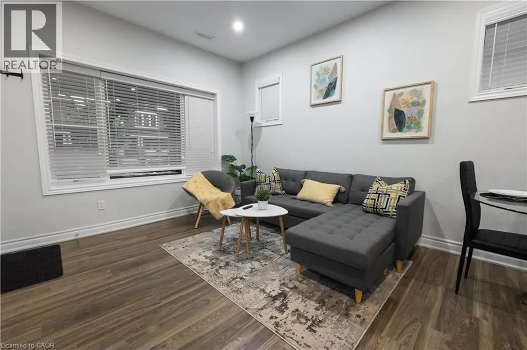 106 Spadina Avenue Hamilton ON L8M 2X3