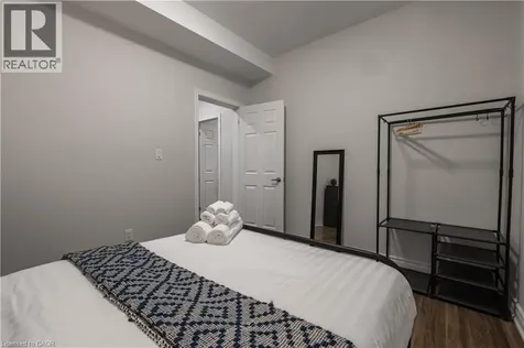 106 Spadina Avenue Hamilton ON L8M 2X3