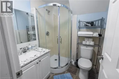 106 Spadina Avenue Hamilton ON L8M 2X3