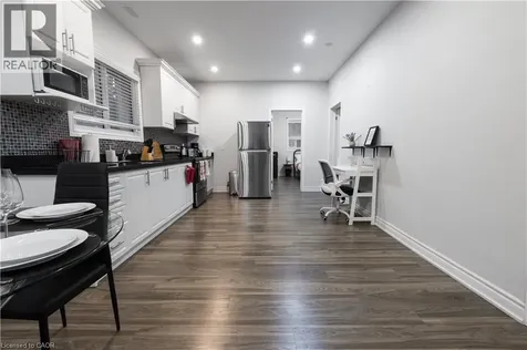 106 Spadina Avenue Hamilton ON L8M 2X3