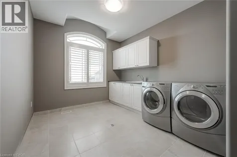 4072 Highland Park Drive Beamsville ON L3J 0M3