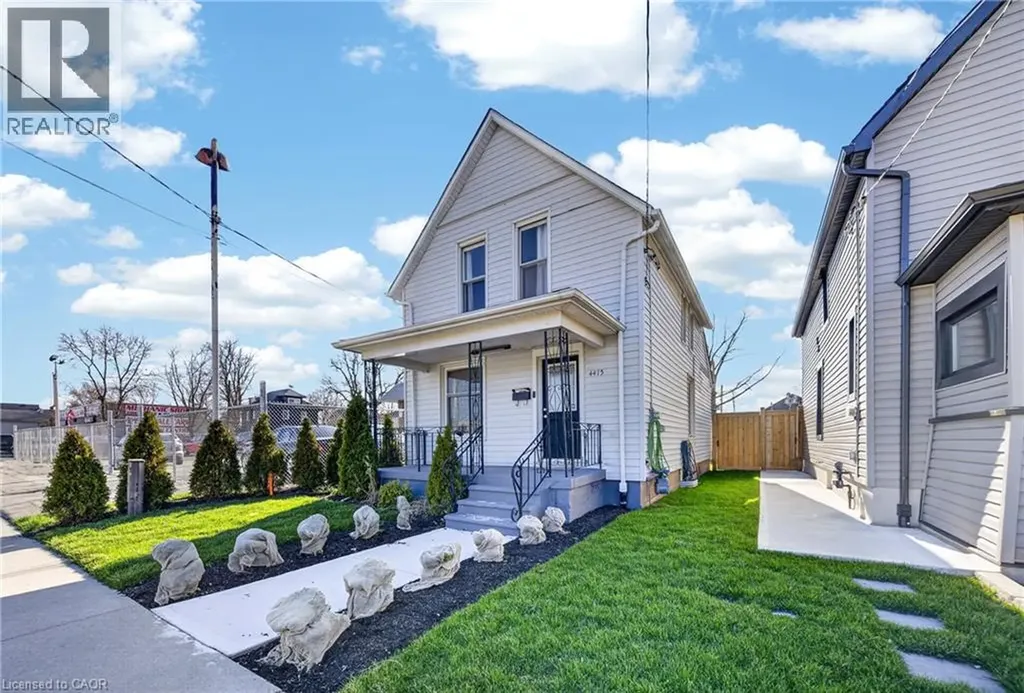 4475 First Avenue Niagara Falls ON L2E 4G1