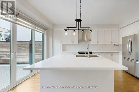 215 Salterton Circle Vaughan ON L6A 4Z2