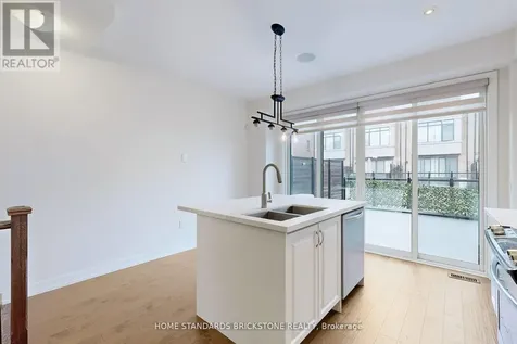 215 Salterton Circle Vaughan ON L6A 4Z2