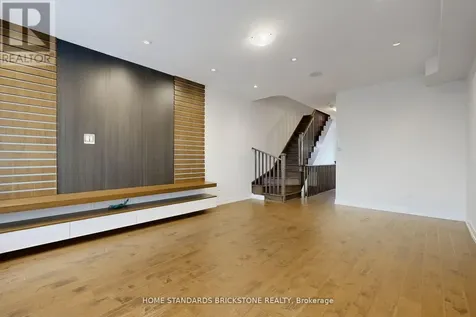 215 Salterton Circle Vaughan ON L6A 4Z2