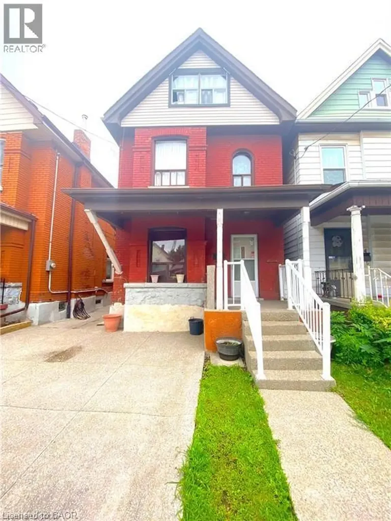 126 Gibson Avenue Hamilton ON L8L 6J8