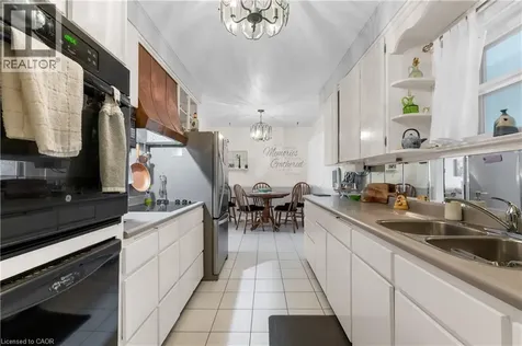 609 Green Mountain Road East Stoney Creek ON L8J 2Z7