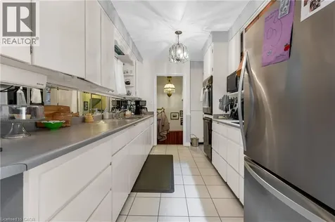 609 Green Mountain Road East Stoney Creek ON L8J 2Z7