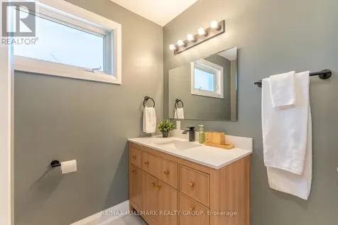 820 Grenon Avenue Ottawa ON K2B 6G2