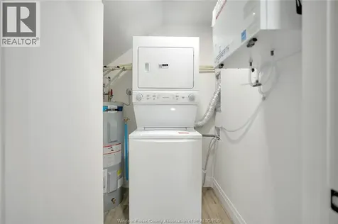 515 Caron Windsor ON N9A 5B5
