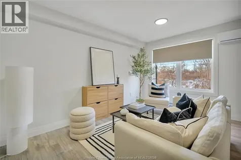 515 Caron Windsor ON N9A 5B5