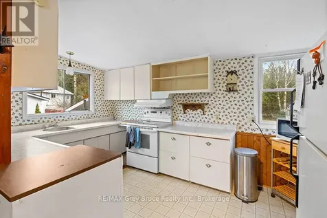 243 Mccullough Lake Drive Chatsworth ON N0H 2V0