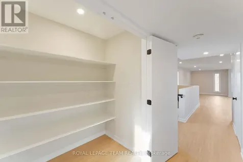 90 Elm Street Ottawa ON K1R 6N3