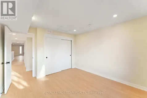 90 Elm Street Ottawa ON K1R 6N3