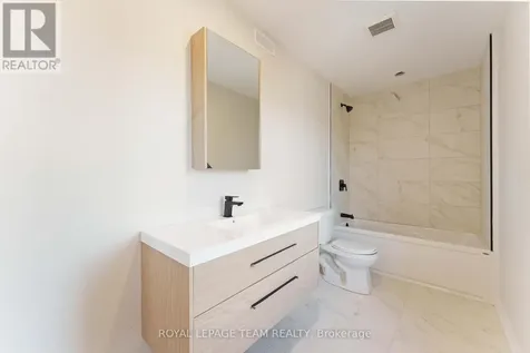 90 Elm Street Ottawa ON K1R 6N3