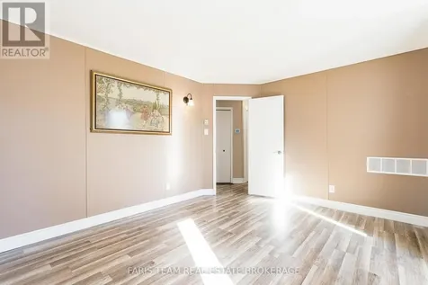 13 Sunrise Circle Bradford West Gwillimbury ON L3Z 2A5