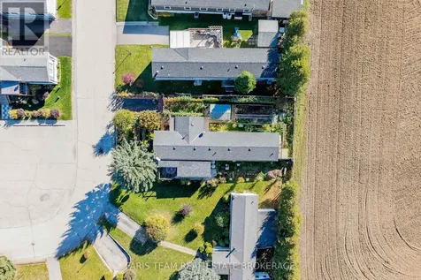 13 Sunrise Circle Bradford West Gwillimbury ON L3Z 2A5