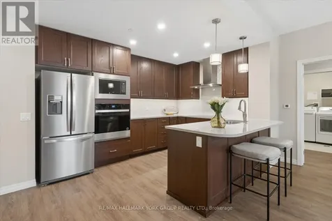 460 William Graham Drive Aurora ON L4G 1X9