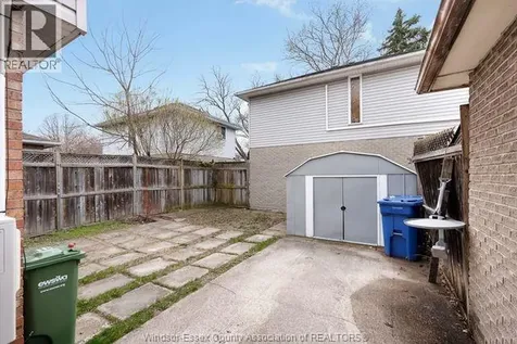 8665 Darlington Crescent Windsor ON N8S 4M5
