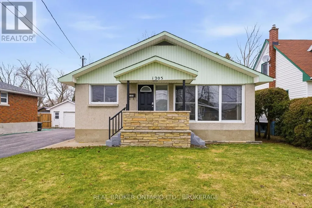 1205 Osborne Avenue Cornwall ON K6J 1L2