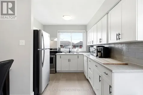 1205 Osborne Avenue Cornwall ON K6J 1L2