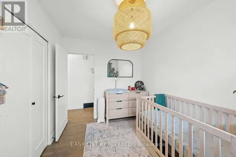 756 Dickens Avenue Ottawa ON K1G 2X8