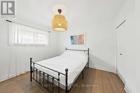 756 Dickens Avenue Ottawa ON K1G 2X8