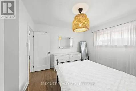756 Dickens Avenue Ottawa ON K1G 2X8